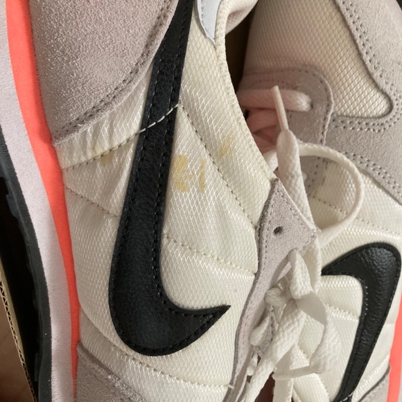 Nike womens vintage sneakers size 7 - Picture 8 of 8